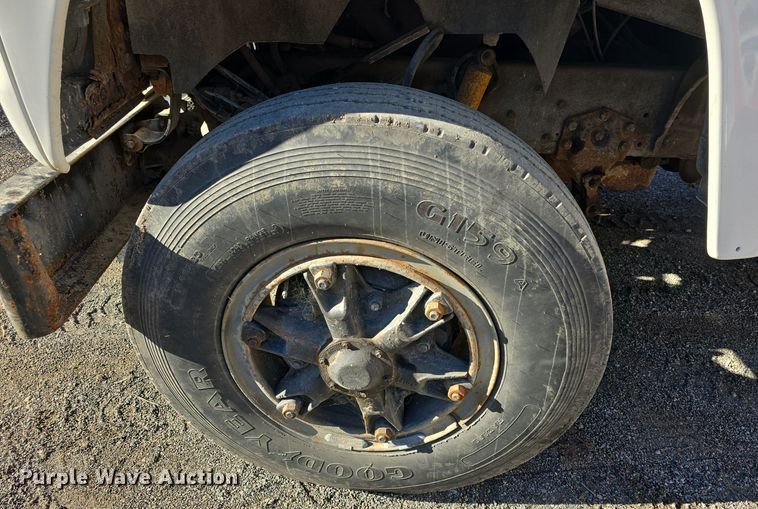 image for item DQ5340 1986 Ford L8000 dump truck