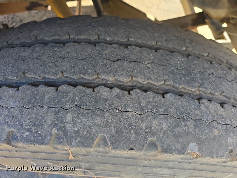 image for item DQ5340 1986 Ford L8000 dump truck