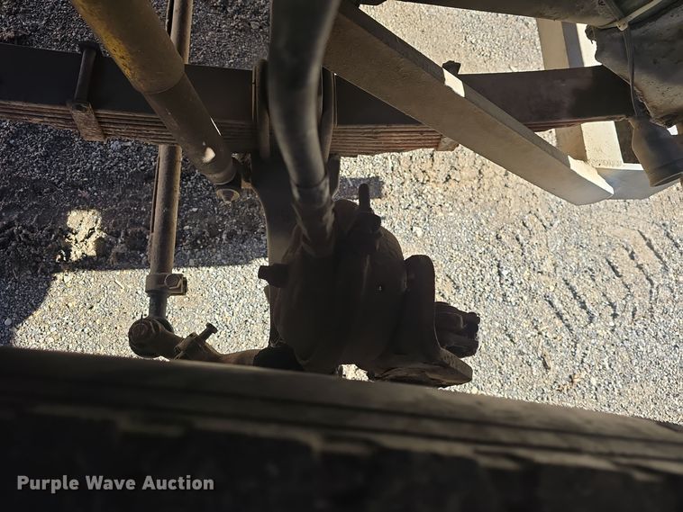 image for item DQ5340 1986 Ford L8000 dump truck