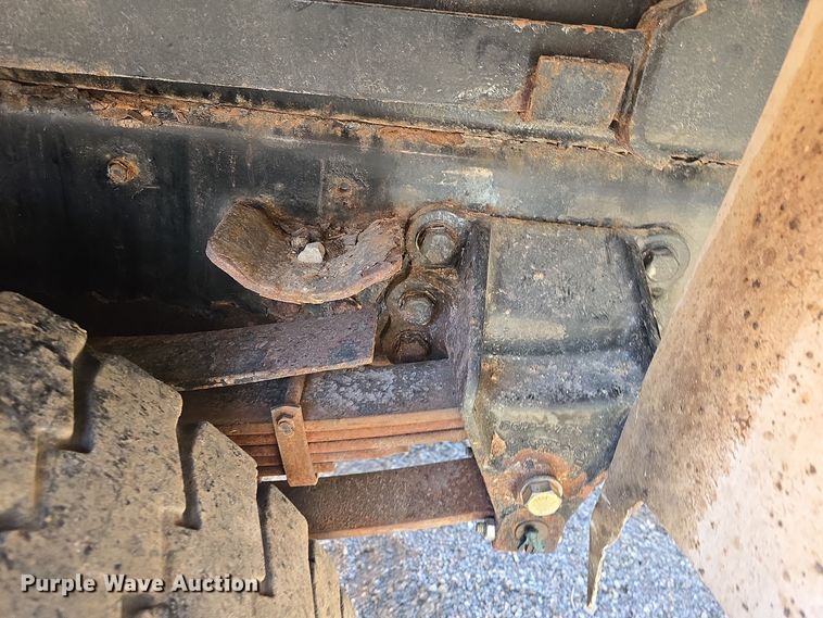 image for item DQ5340 1986 Ford L8000 dump truck