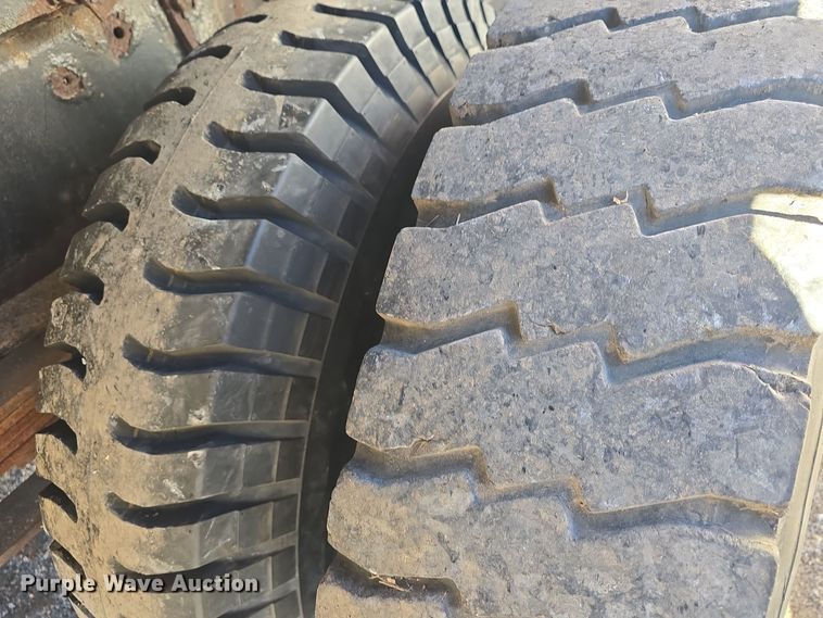 image for item DQ5340 1986 Ford L8000 dump truck