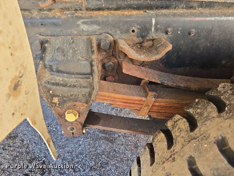 image for item DQ5340 1986 Ford L8000 dump truck