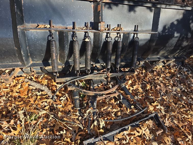 image for item DQ5340 1986 Ford L8000 dump truck