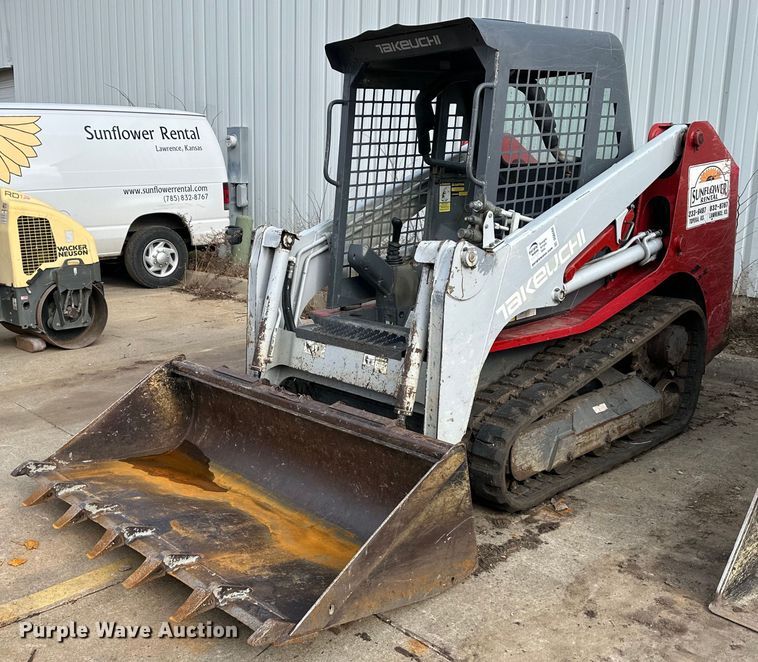 image for item DQ6560 2009 Takeuchi TL120 tracked skid steer loader