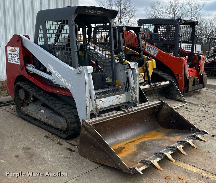 image for item DQ6560 2009 Takeuchi TL120 tracked skid steer loader