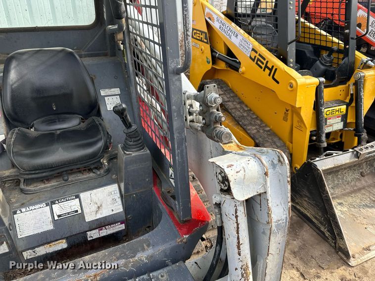 image for item DQ6560 2009 Takeuchi TL120 tracked skid steer loader