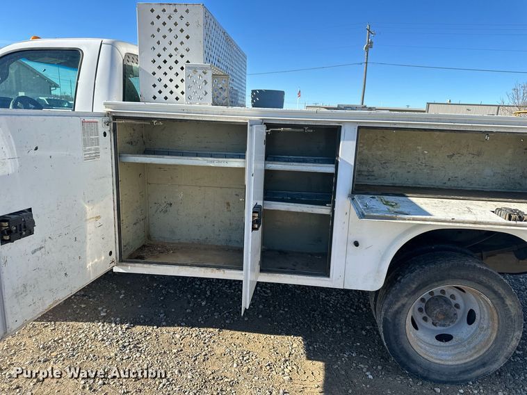 image for item DS3309 2011 Ford F450 Super Duty utility / service truck