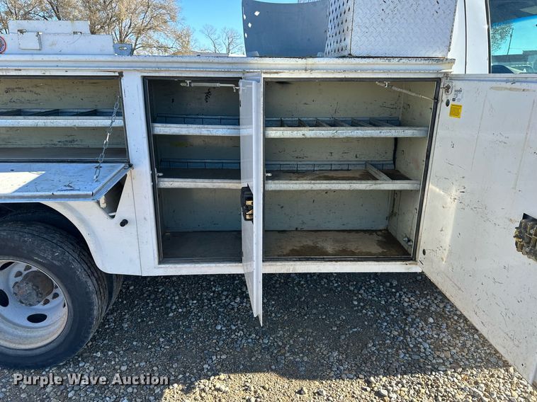 image for item DS3309 2011 Ford F450 Super Duty utility / service truck