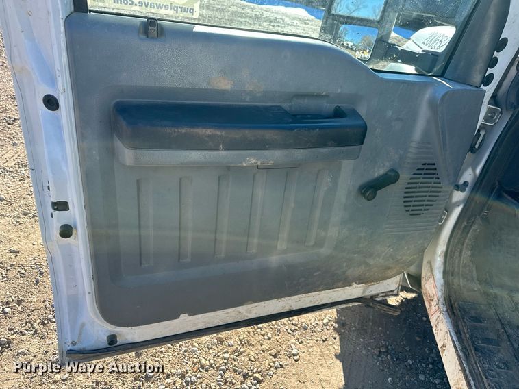 image for item DS3309 2011 Ford F450 Super Duty utility / service truck