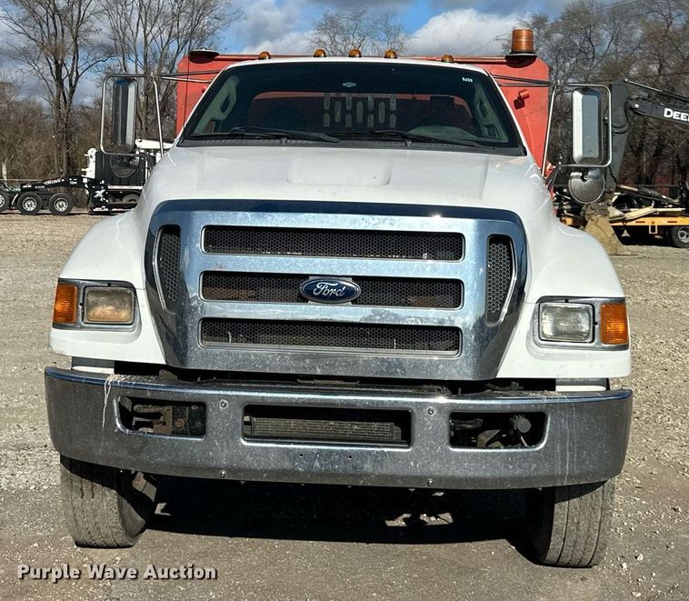 image for item DS3339 2012 Ford F750 Super Duty dump truck