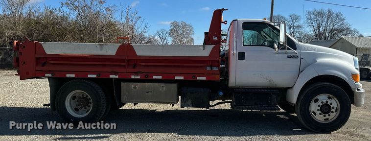 image for item DS3339 2012 Ford F750 Super Duty dump truck