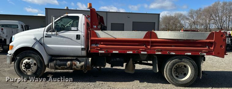 image for item DS3339 2012 Ford F750 Super Duty dump truck