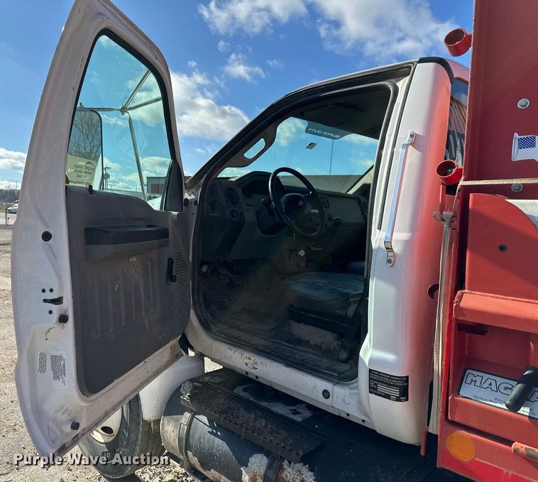 image for item DS3339 2012 Ford F750 Super Duty dump truck