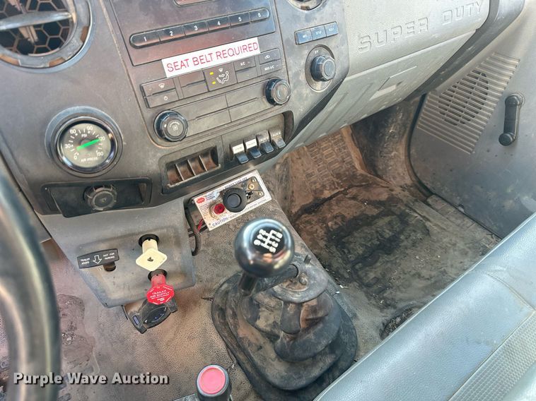 image for item DS3339 2012 Ford F750 Super Duty dump truck