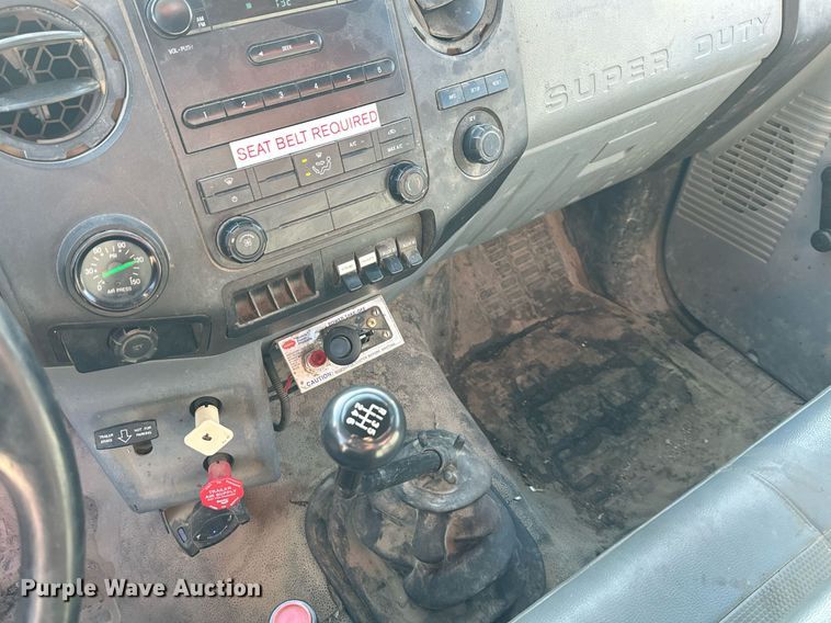 image for item DS3339 2012 Ford F750 Super Duty dump truck