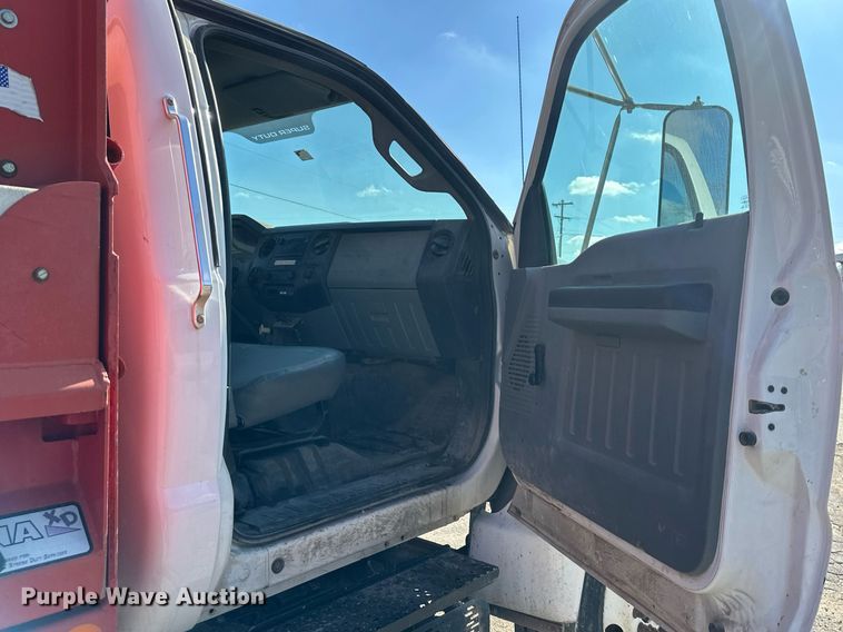 image for item DS3339 2012 Ford F750 Super Duty dump truck