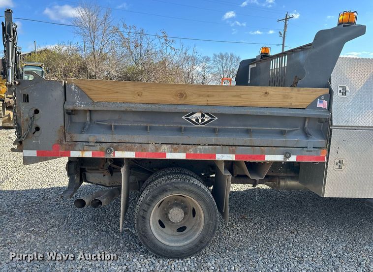 image for item DS3343 2015 Ford F550 Super Duty dump truck