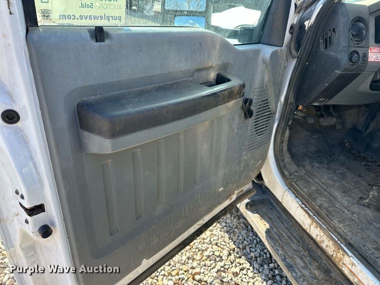 image for item DS3343 2015 Ford F550 Super Duty dump truck