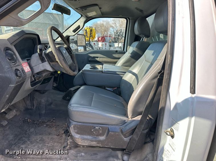 image for item DS3343 2015 Ford F550 Super Duty dump truck