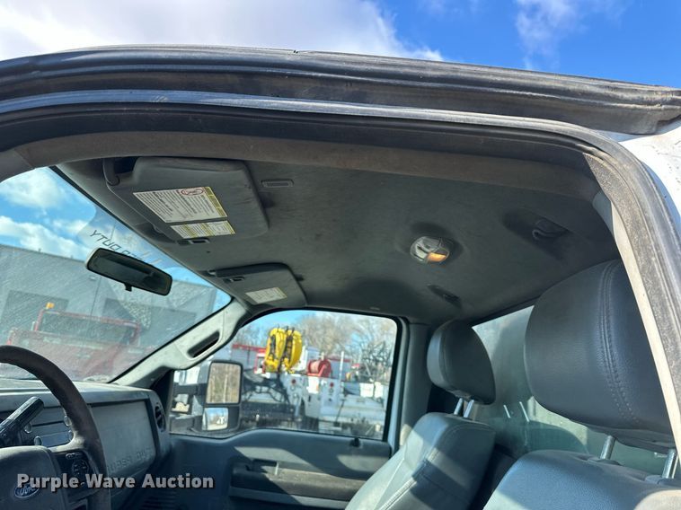 image for item DS3343 2015 Ford F550 Super Duty dump truck