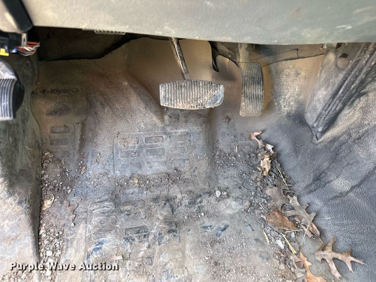 image for item DS3343 2015 Ford F550 Super Duty dump truck