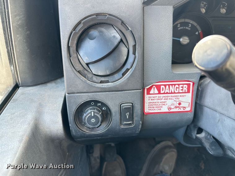 image for item DS3343 2015 Ford F550 Super Duty dump truck