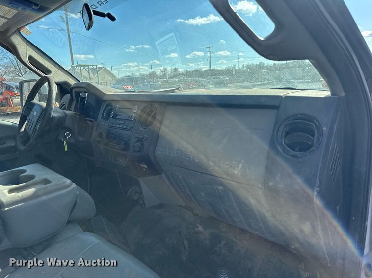 image for item DS3343 2015 Ford F550 Super Duty dump truck