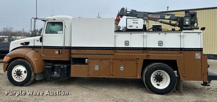 image for item DS3353 2009 Peterbilt 335 utility / service truck