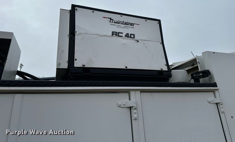 image for item DS3353 2009 Peterbilt 335 utility / service truck