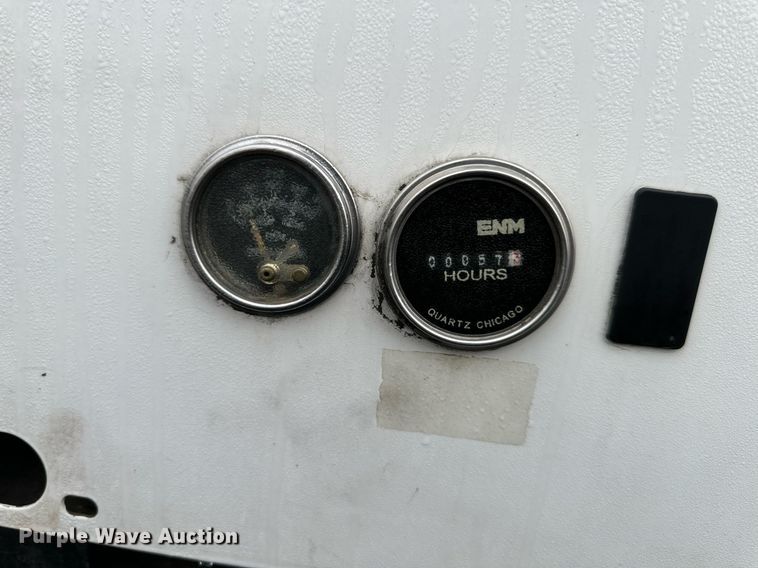 image for item DS3353 2009 Peterbilt 335 utility / service truck