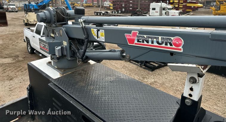 image for item DS3353 2009 Peterbilt 335 utility / service truck