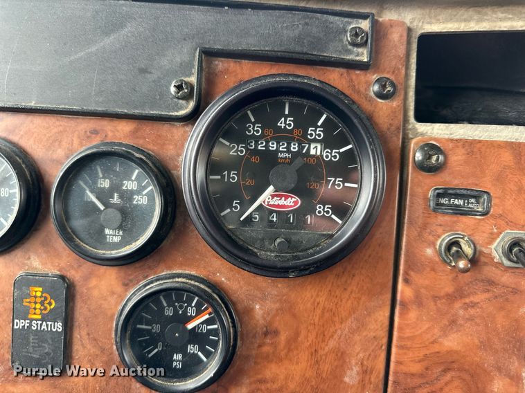 image for item DS3353 2009 Peterbilt 335 utility / service truck