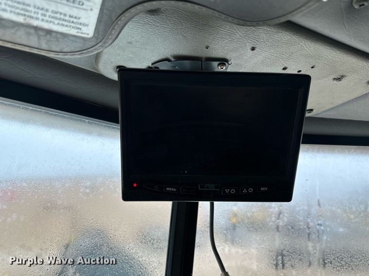 image for item DS3353 2009 Peterbilt 335 utility / service truck