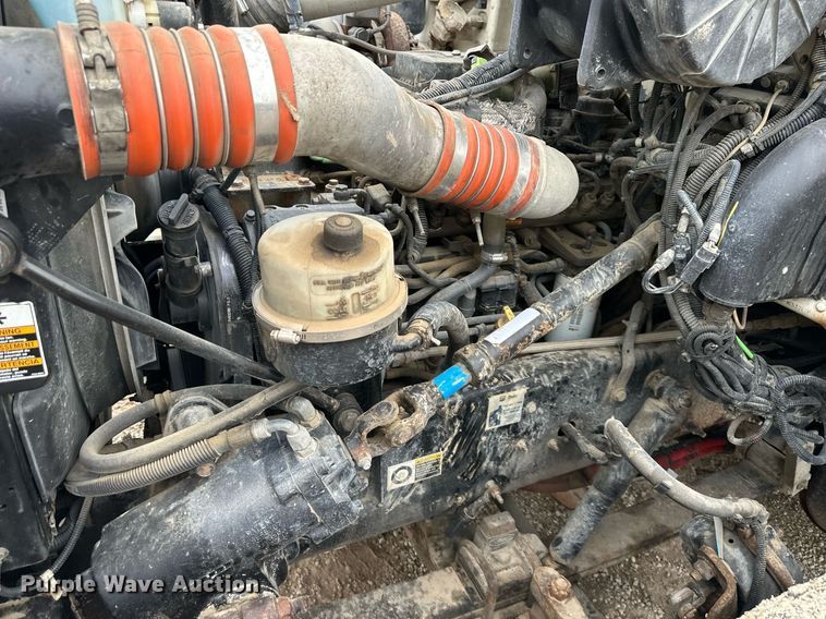 image for item DS3353 2009 Peterbilt 335 utility / service truck