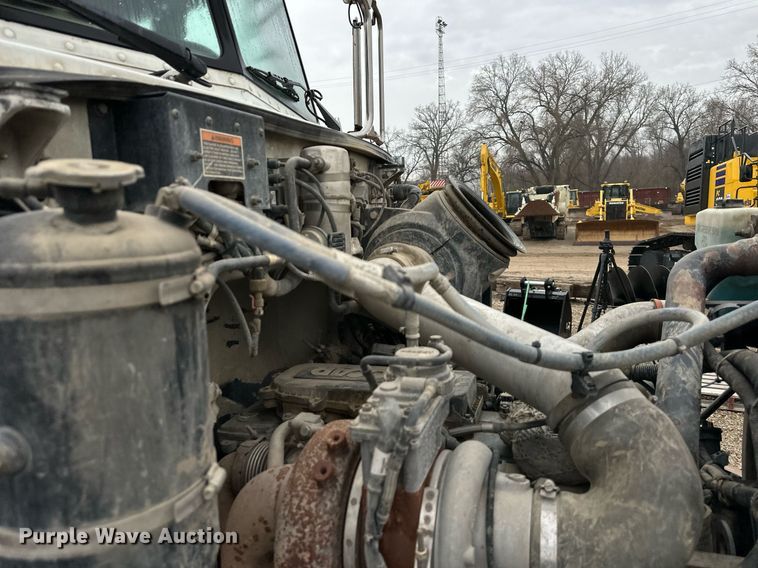 image for item DS3353 2009 Peterbilt 335 utility / service truck