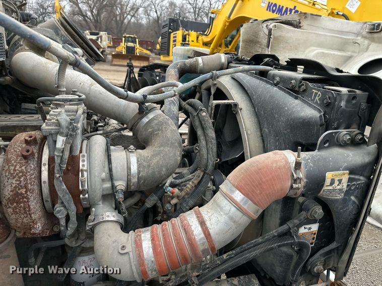 image for item DS3353 2009 Peterbilt 335 utility / service truck