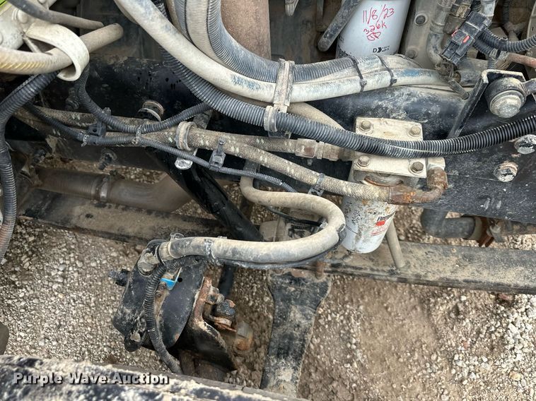 image for item DS3353 2009 Peterbilt 335 utility / service truck