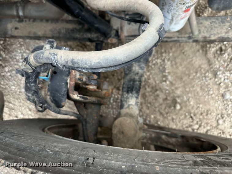 image for item DS3353 2009 Peterbilt 335 utility / service truck