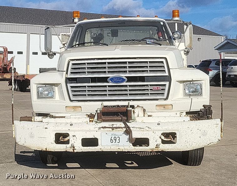 image for item DS5178 1986 Ford F700 utility / service truck