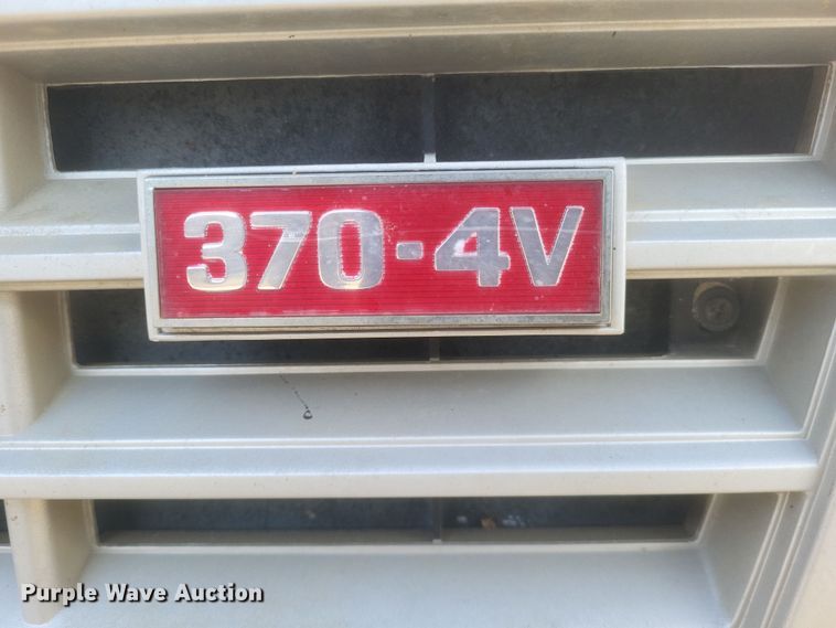 image for item DS5178 1986 Ford F700 utility / service truck