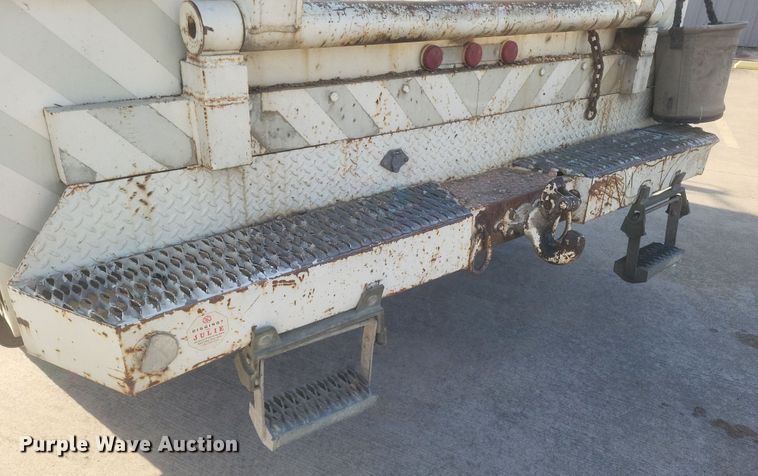 image for item DS5178 1986 Ford F700 utility / service truck