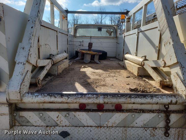 image for item DS5178 1986 Ford F700 utility / service truck