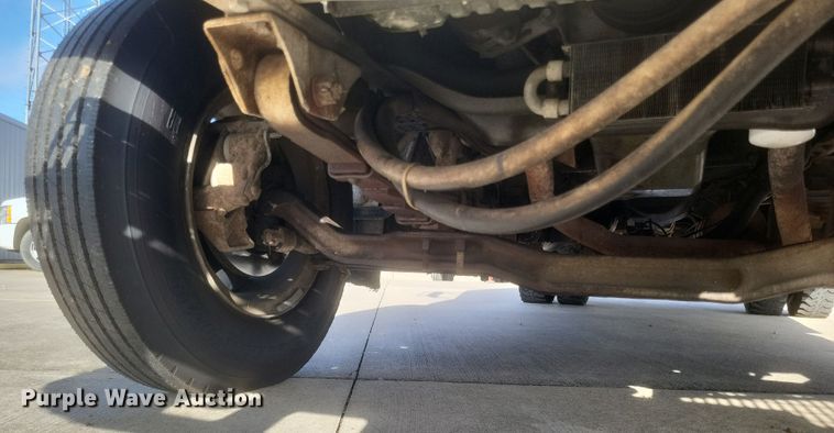 image for item DS5178 1986 Ford F700 utility / service truck