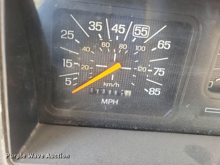 image for item DS5178 1986 Ford F700 utility / service truck