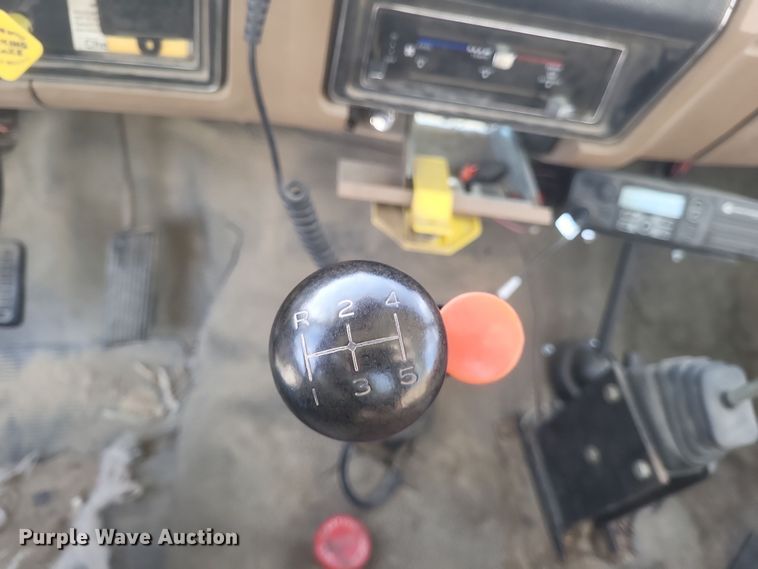 image for item DS5178 1986 Ford F700 utility / service truck