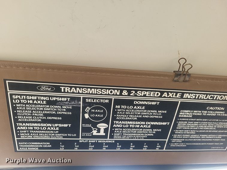 image for item DS5178 1986 Ford F700 utility / service truck