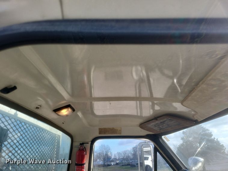 image for item DS5178 1986 Ford F700 utility / service truck