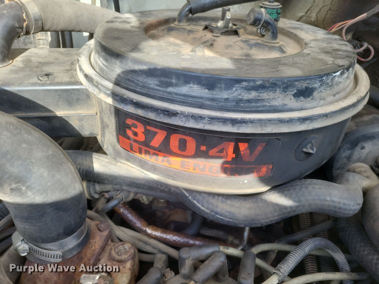 image for item DS5178 1986 Ford F700 utility / service truck