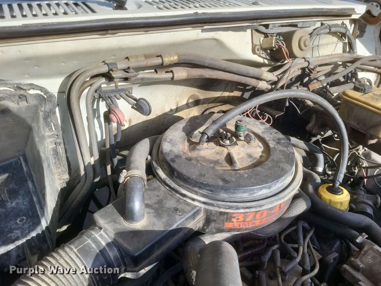 image for item DS5178 1986 Ford F700 utility / service truck