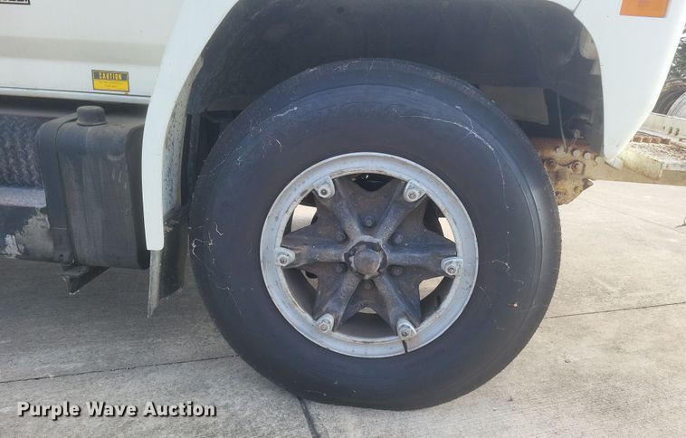 image for item DS5178 1986 Ford F700 utility / service truck